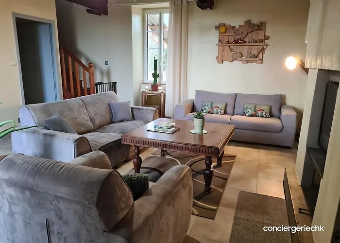 De Caractere La Taniere Campagne, Puy Dufou Nyaraló