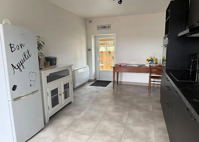 La Taniere De Caractere En Campagne, Puy Dufou 펜션 Sevremont