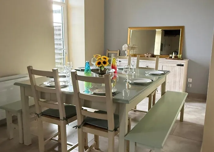 Nyaraló De Caractere La Taniere Campagne, Puy Dufou