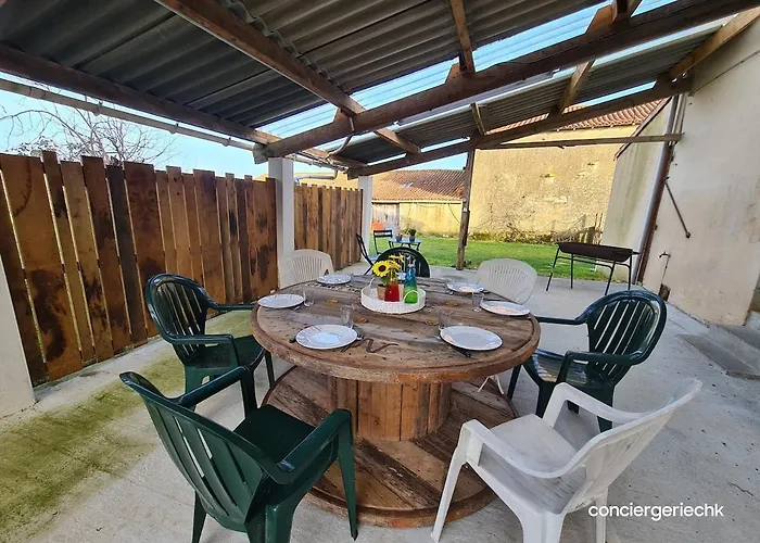 Nyaraló De Caractere La Taniere Campagne, Puy Dufou